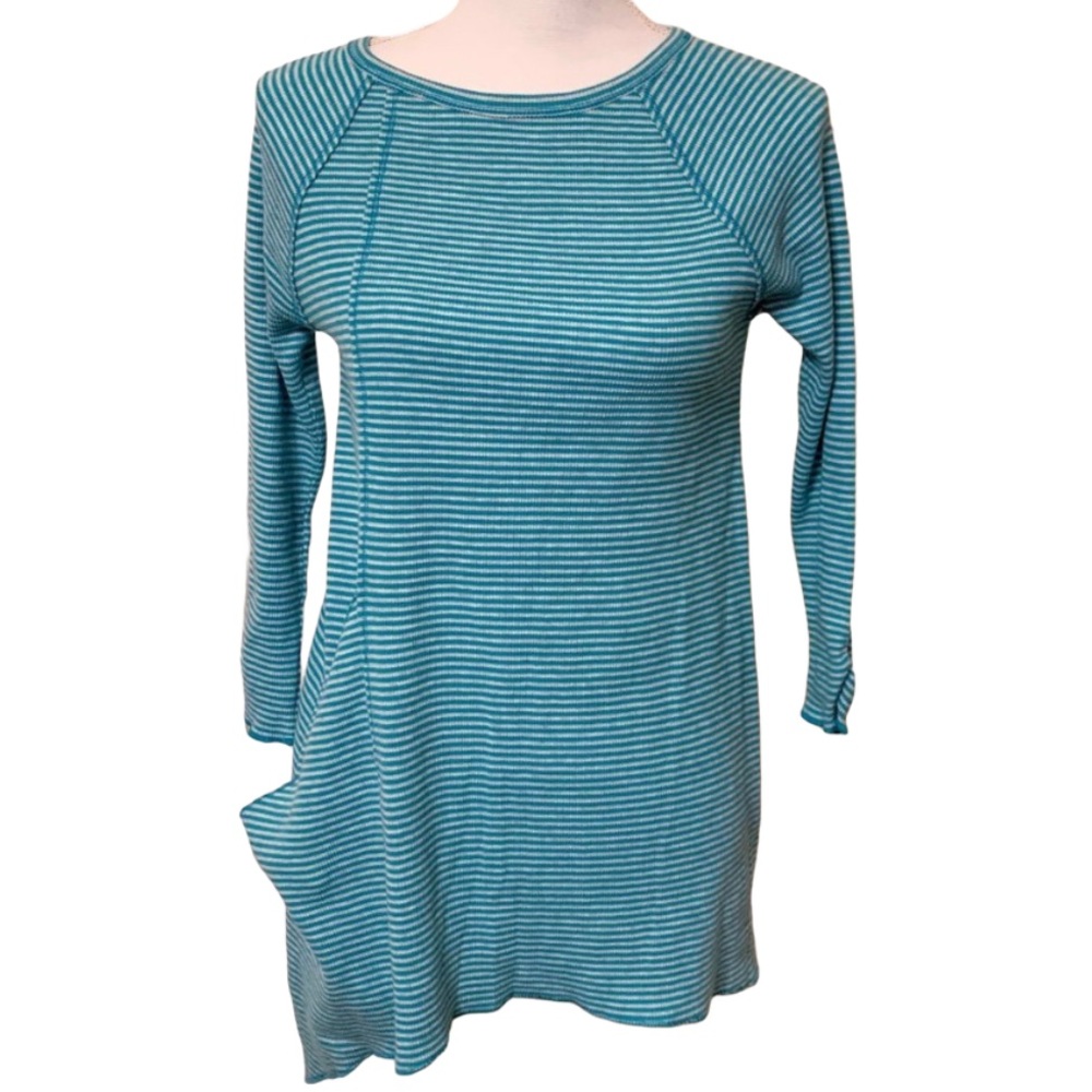 $5 CLEAROUT SALE!  Calvin Klein Top